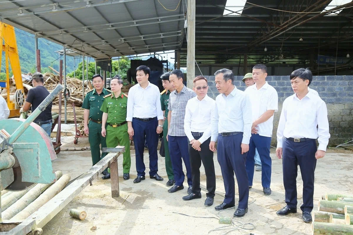 Bí thư Tỉnh ủy Lê Đức Thái thăm, làm việc tại 5 xã miền núi