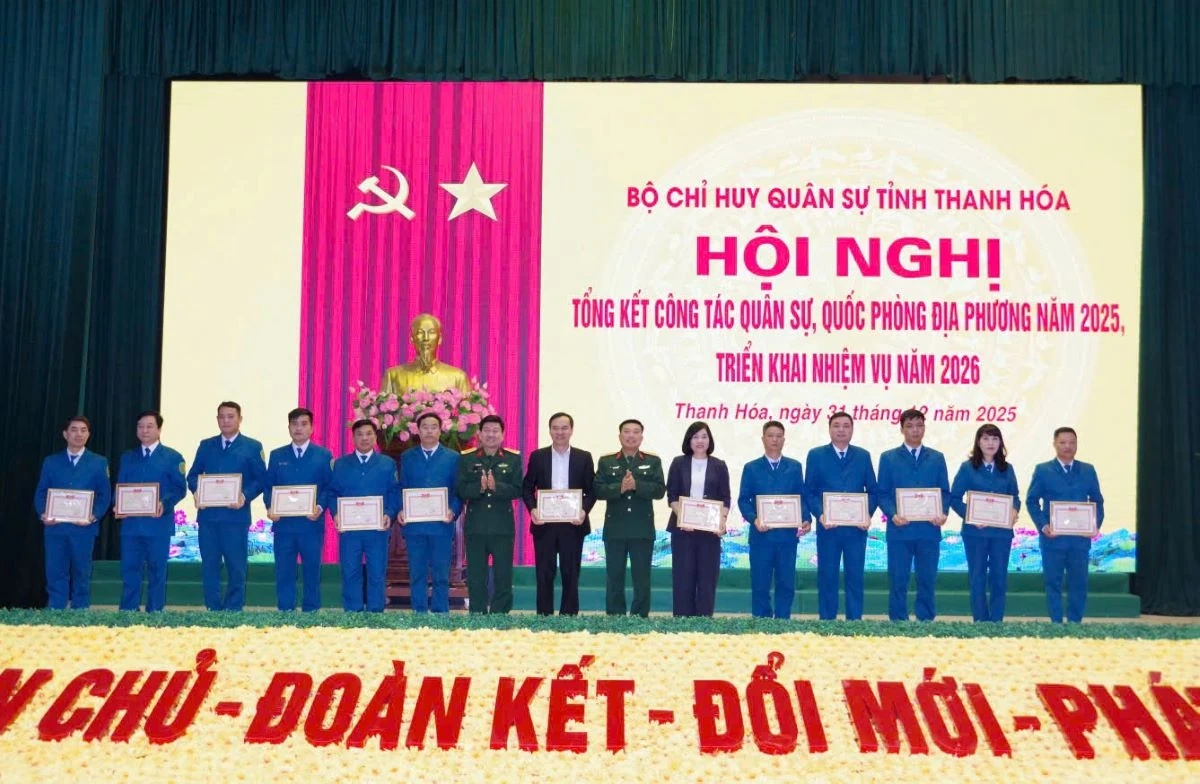 Tổng kết c&ocirc;ng t&aacute;c qu&acirc;n sự, quốc ph&ograve;ng địa phương năm 2025