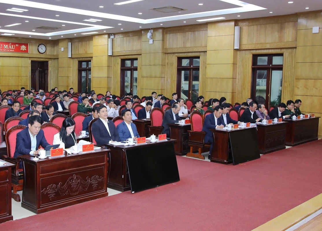 Khẩn trương xây dựng chương trình hành động, phân công rõ trách nhiệm triển khai thực hiện hai Nghị quyết của Bộ Chính trị