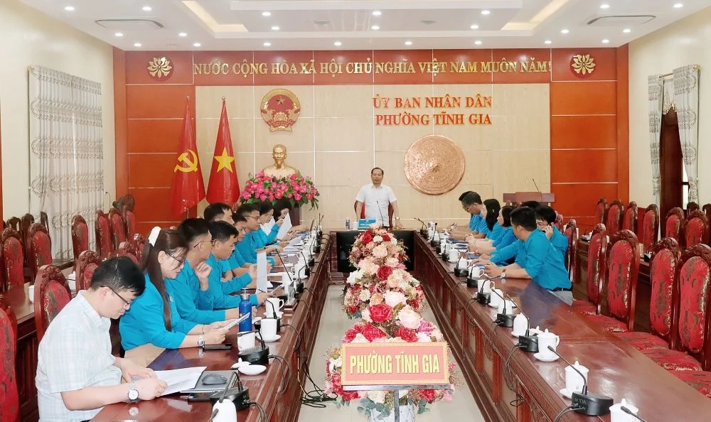 Ban Thường vụ LĐLĐ tỉnh làm việc với công đoàn 3 phường