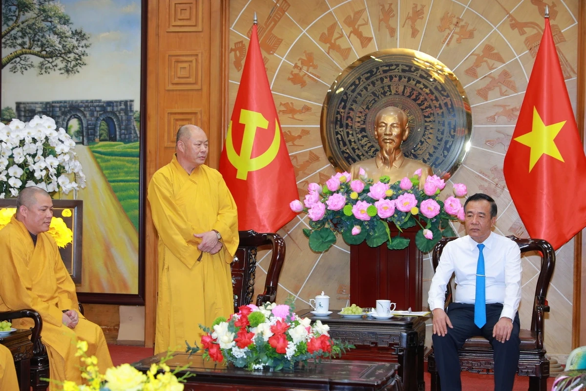 Bí thư Tỉnh ủy Lê Đức Thái tiếp xã giao Đoàn công tác Ban Tuyên huấn tỉnh Hủa Phăn và Đoàn Hội Phật giáo Việt Nam tỉnh Thanh Hóa