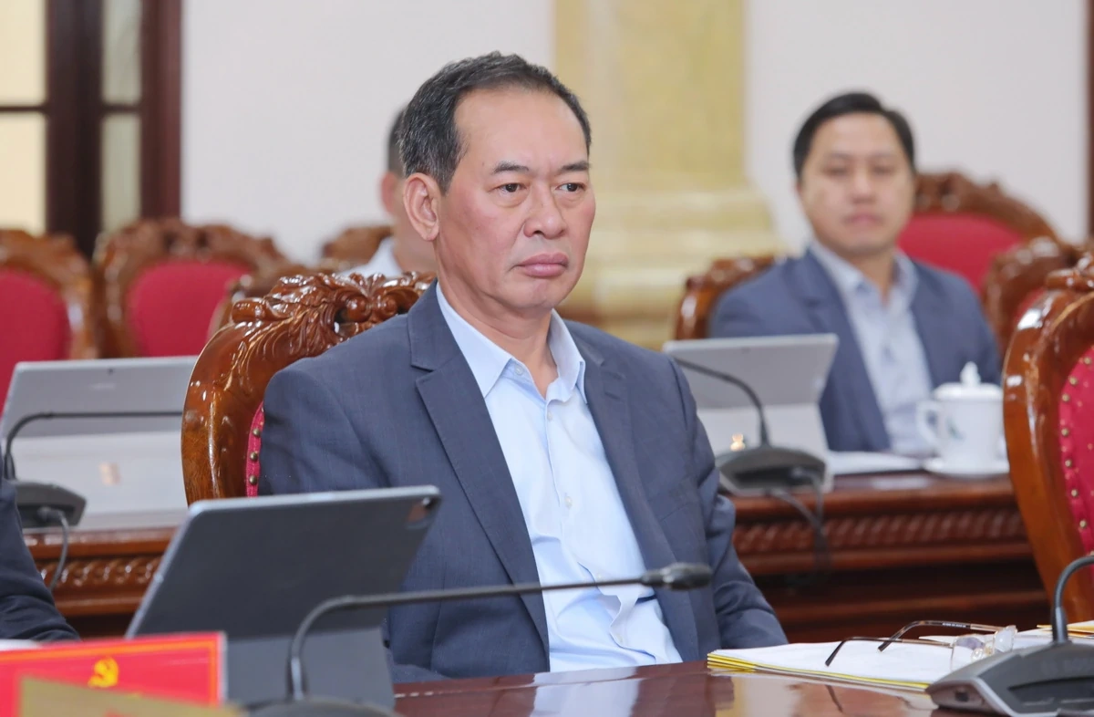 R&agrave; so&aacute;t tổng thể c&aacute;c c&ocirc;ng tr&igrave;nh giao th&ocirc;ng v&agrave; dự &aacute;n sử dụng đất tr&ecirc;n địa b&agrave;n tỉnh