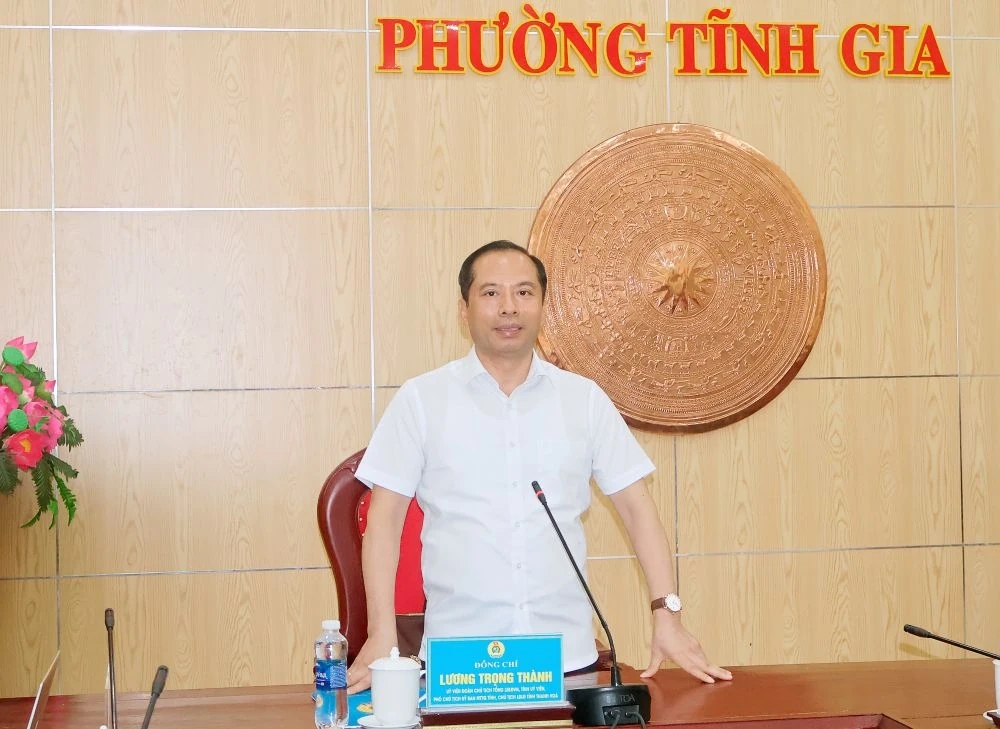 Ban Thường vụ LĐLĐ tỉnh làm việc với công đoàn 3 phường