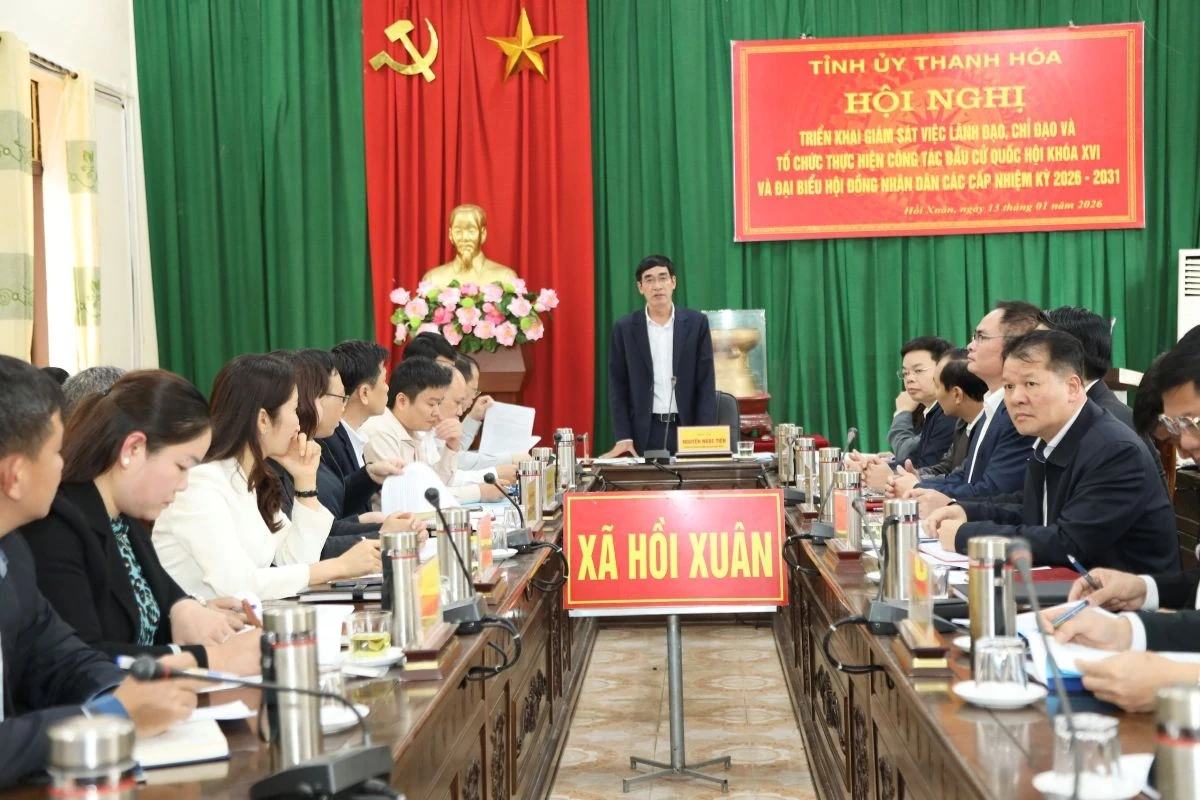 Trưởng Ban Nội ch&iacute;nh Tỉnh ủy Nguyễn Ngọc Tiến gi&aacute;m s&aacute;t c&ocirc;ng t&aacute;c bầu cử ĐBQH v&agrave; HĐND c&aacute;c cấp