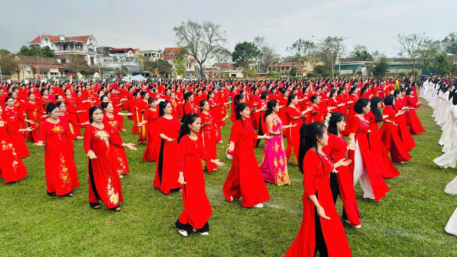 Phụ nữ xã Đồng Tiến: Sôi nổi nhiều hoạt động kỷ niệm Ngày Quốc tế Phụ nữ 8/3