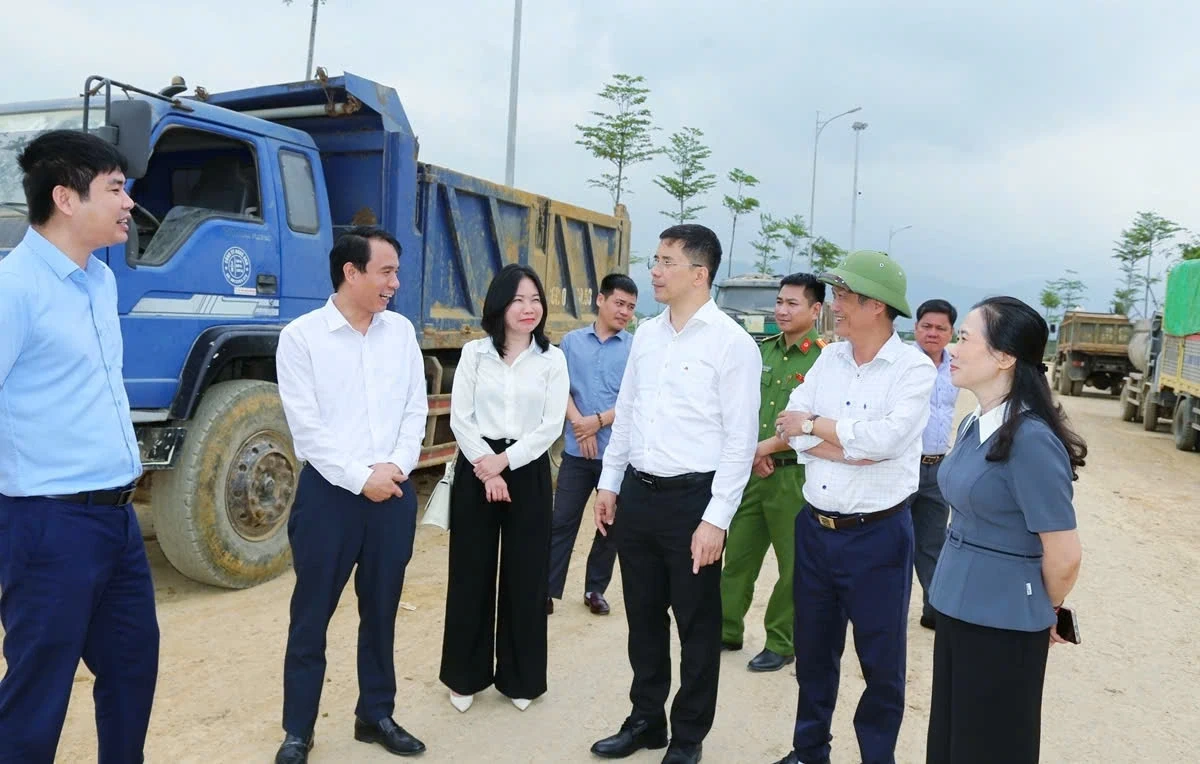 Tập trung lãnh đạo, chỉ đạo quyết liệt các nhiệm vụ trọng tâm, tạo xung lực mới thúc đẩy phát triển