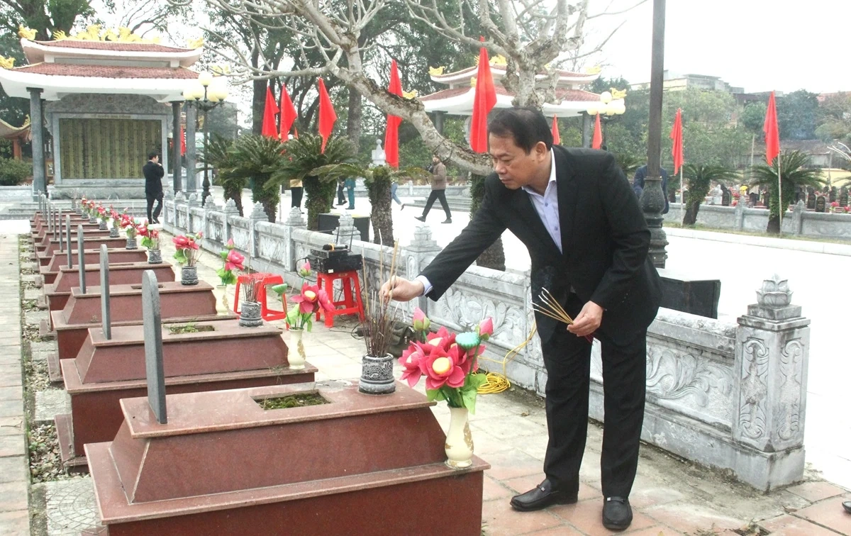 Trưởng Ban Tổ chức Tỉnh ủy Nguyễn Văn Hùng thăm, kiểm tra sản xuất, đời sống Nhân dân xã Thiệu Toán và Thiệu Hóa