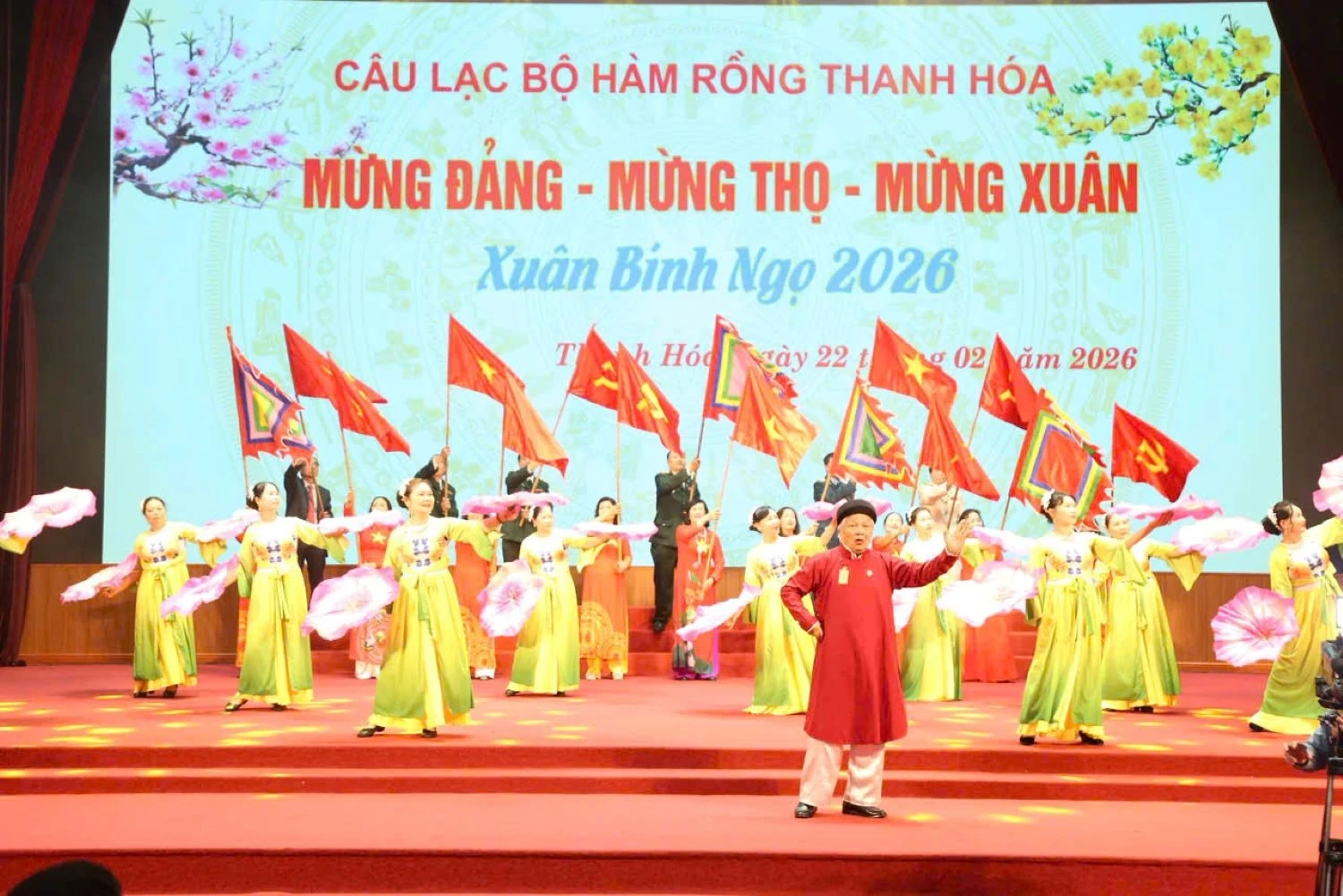 Phó Bí thư Thường trực Tỉnh ủy Nguyễn Hồng Phong chúc thọ CLB Hàm Rồng, kiểm tra công tác lễ hội đầu năm tại Đền Bà Triệu