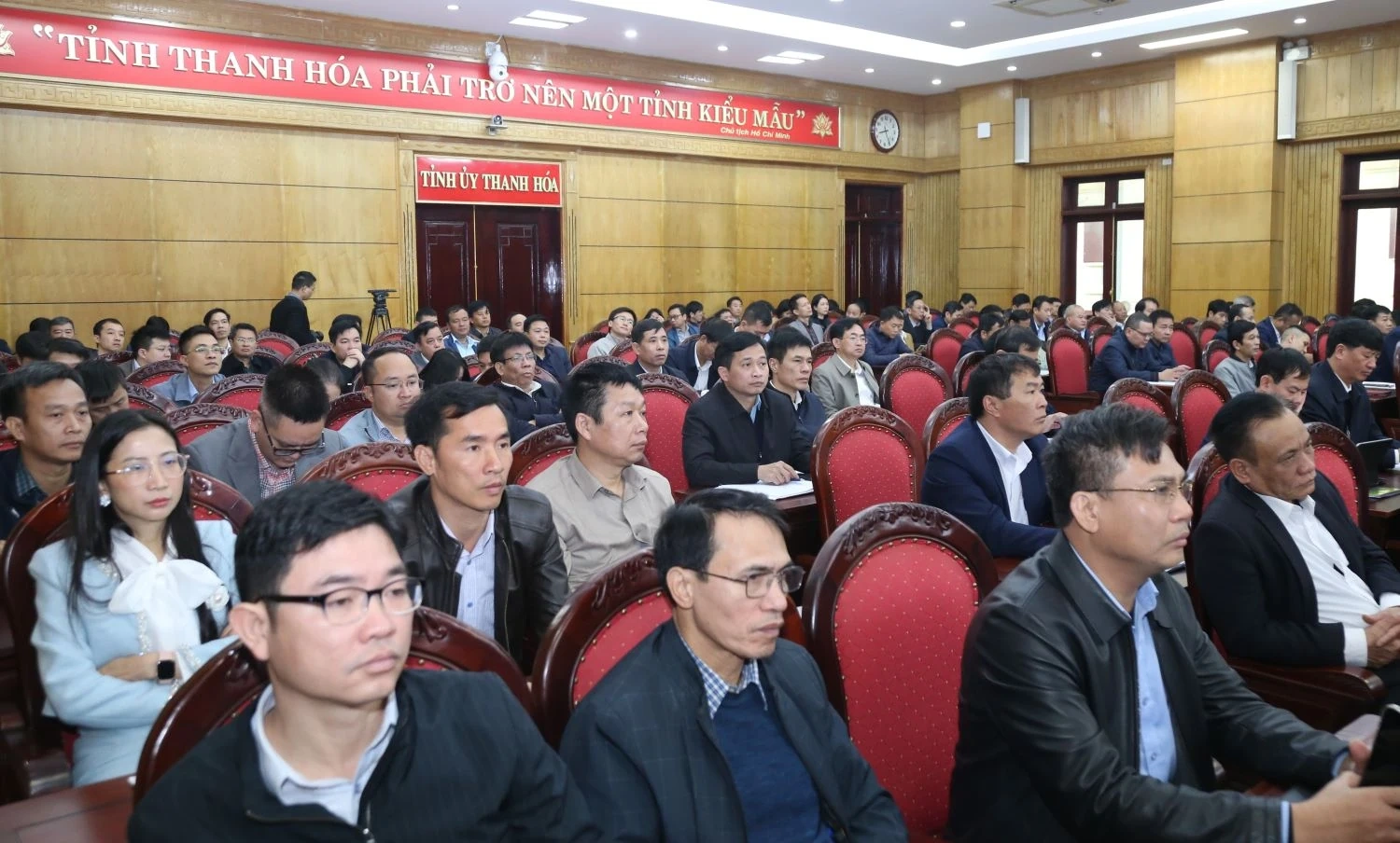 Triển khai c&aacute;c nhiệm vụ ph&aacute;t triển kinh tế tr&ecirc;n tinh thần quyết t&acirc;m, quyết liệt, bảo đảm hiệu quả, thực chất