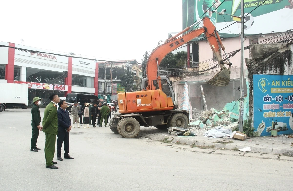 Phường Hạc Th&agrave;nh tuy&ecirc;n truyền, vận động người d&acirc;n b&agrave;n giao mặt bằng dự &aacute;n mở rộng Đại lộ L&ecirc; Lợi