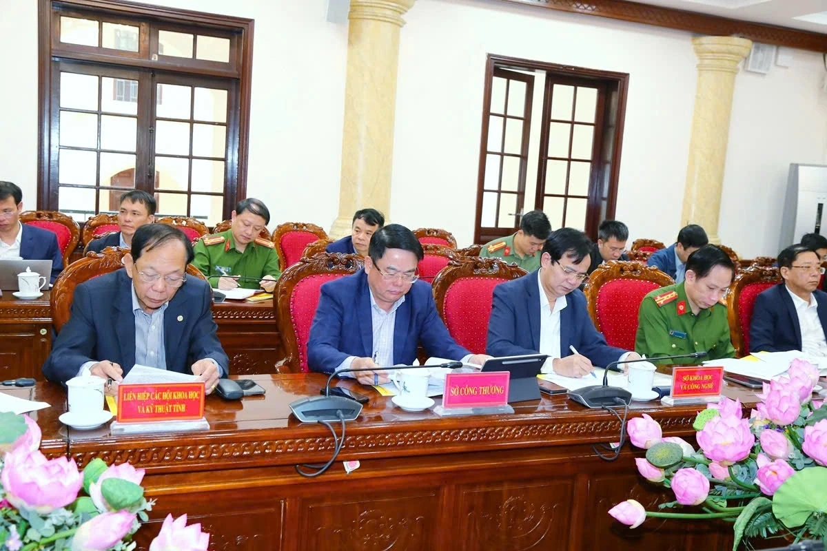 Đẩy mạnh ứng dụng công nghệ số, dữ liệu số trong công tác lãnh đạo, chỉ đạo, điều hành