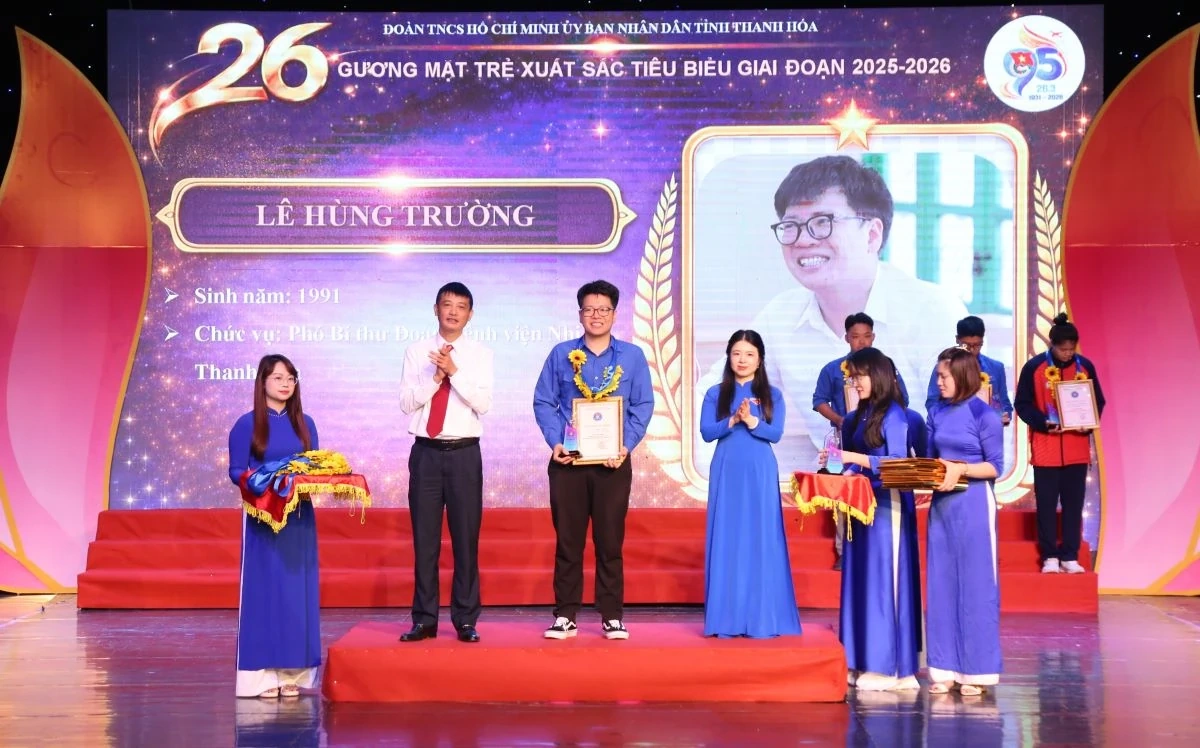 Đoàn Thanh niên UBND tỉnh kỷ niệm 95 năm Ngày thành lập Đoàn và tuyên dương gương mặt trẻ xuất sắc tiêu biểu