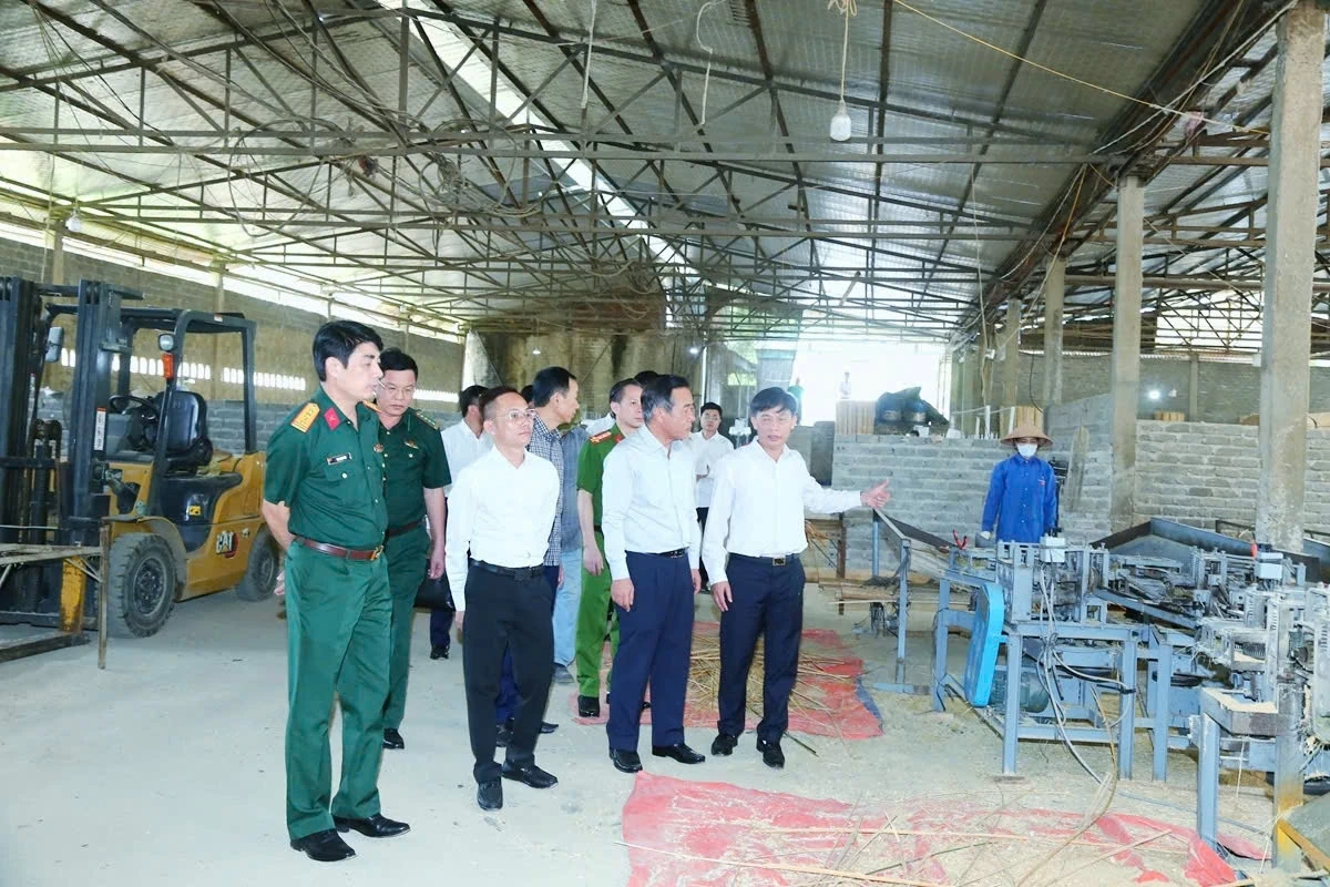 Bí thư Tỉnh ủy Lê Đức Thái thăm, làm việc tại 5 xã miền núi