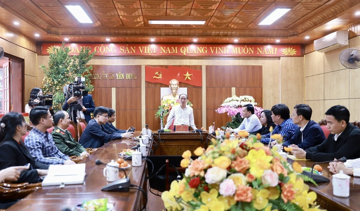 Ph&oacute; Chủ tịch Thường trực HĐND tỉnh L&ecirc; Tiến Lam kiểm tra sản xuất, đời sống Nh&acirc;n d&acirc;n x&atilde; Vĩnh Lộc v&agrave; Y&ecirc;n Định