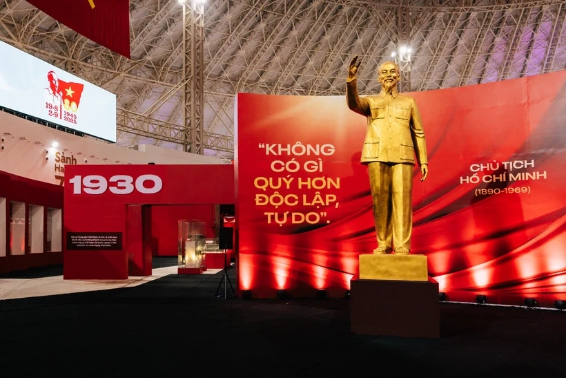 [Interactive] Tham quan Triển l&atilde;m số: &ldquo;95 năm lịch sử Đảng Cộng sản Việt Nam&rdquo;