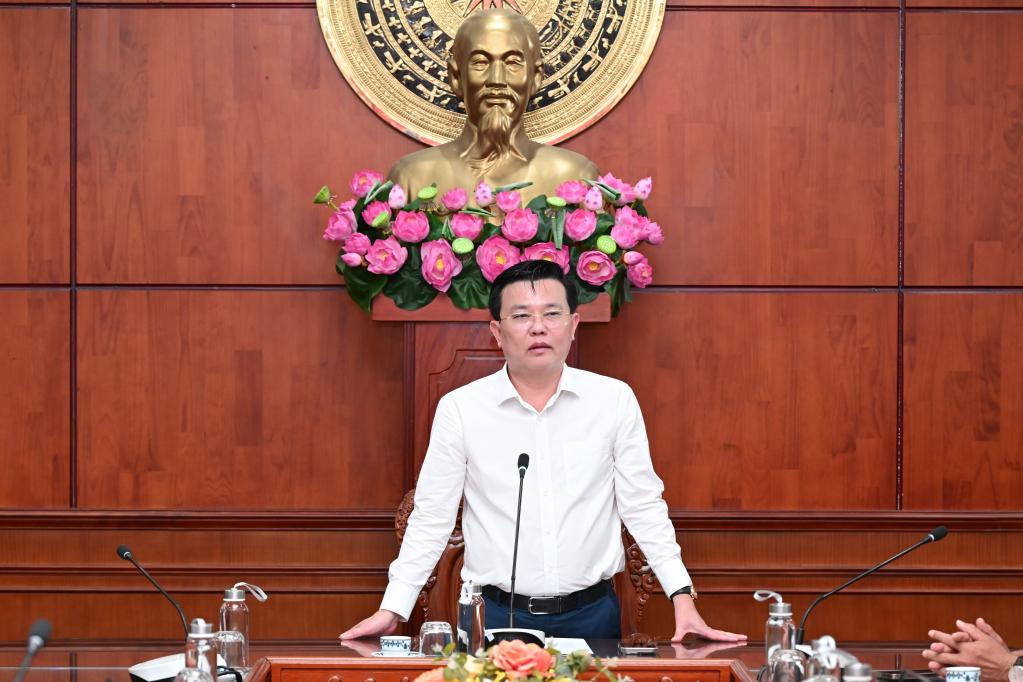 Phó Bí thư Tỉnh ủy, Chủ tịch Ủy ban MTTQ Việt Nam tỉnh Nguyễn Thanh Hải phát biểu chúc mừng và giao nhiệm vụ cho 2 đồng chí