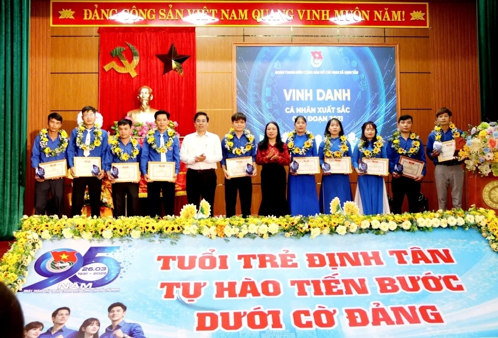 Đoàn TNCS Hồ Chí Minh xã Định Tân: Khơi dậy khát vọng cống hiến, xung kích đi đầu