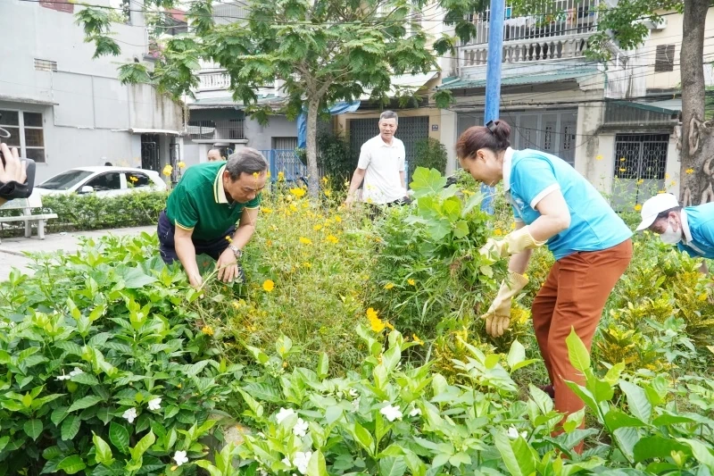 Ra mắt và nhân rộng mô hình “Chi hội Nông dân tự quản về vệ môi trường”