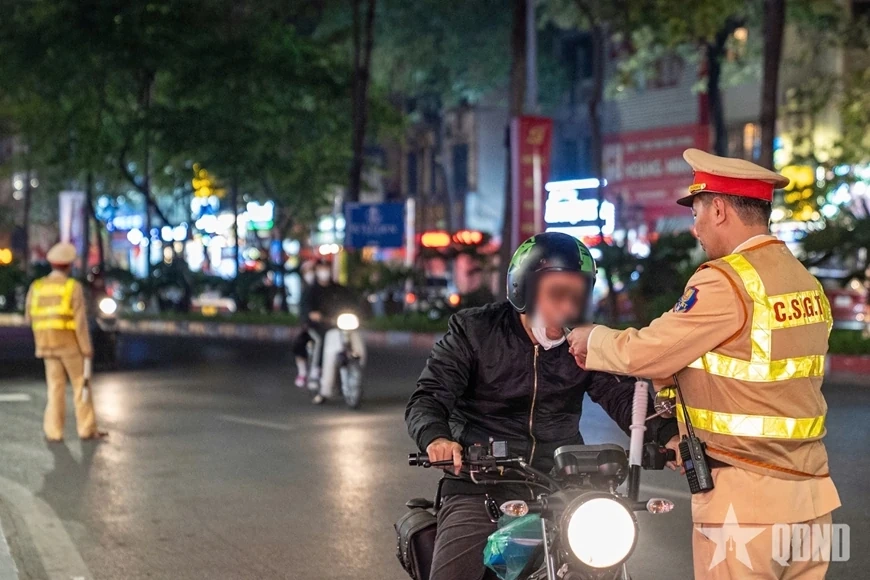 Tuần tra, kiểm so&aacute;t kh&eacute;p k&iacute;n địa b&agrave;n, giữ vững an ninh dịp Đại hội XIV