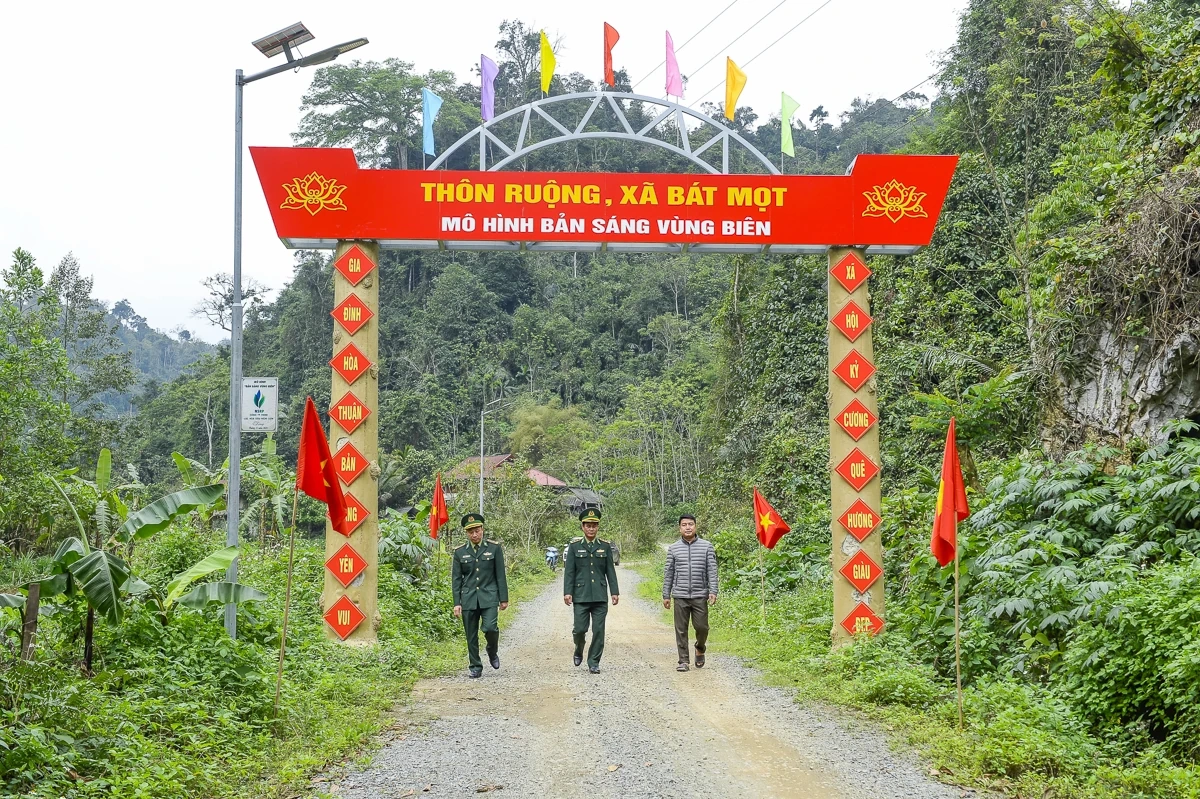 Quân và dân khu vực biên giới xứ Thanh sẵn sàng cho ngày hội bầu cử