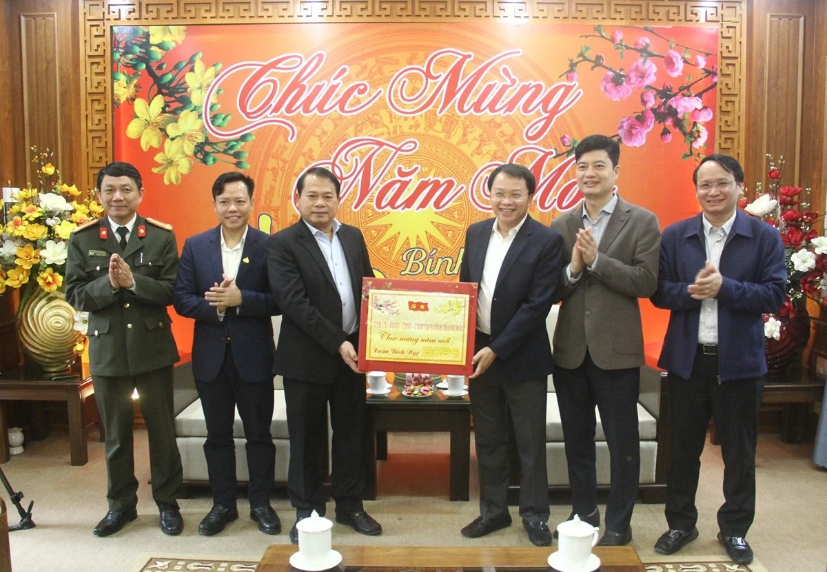 Trưởng Ban Tổ chức Tỉnh ủy Nguyễn Văn Hùng thăm, kiểm tra sản xuất, đời sống Nhân dân xã Thiệu Toán và Thiệu Hóa