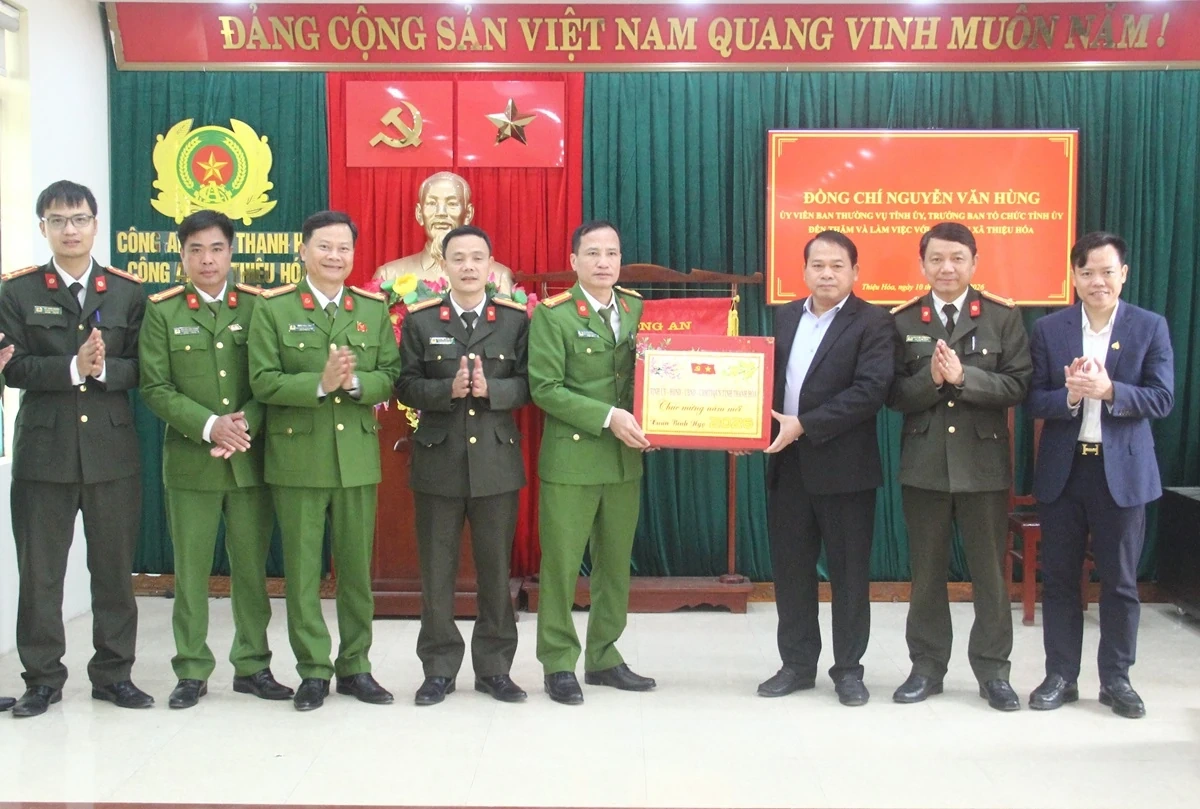 Trưởng Ban Tổ chức Tỉnh ủy Nguyễn Văn Hùng thăm, kiểm tra sản xuất, đời sống Nhân dân xã Thiệu Toán và Thiệu Hóa