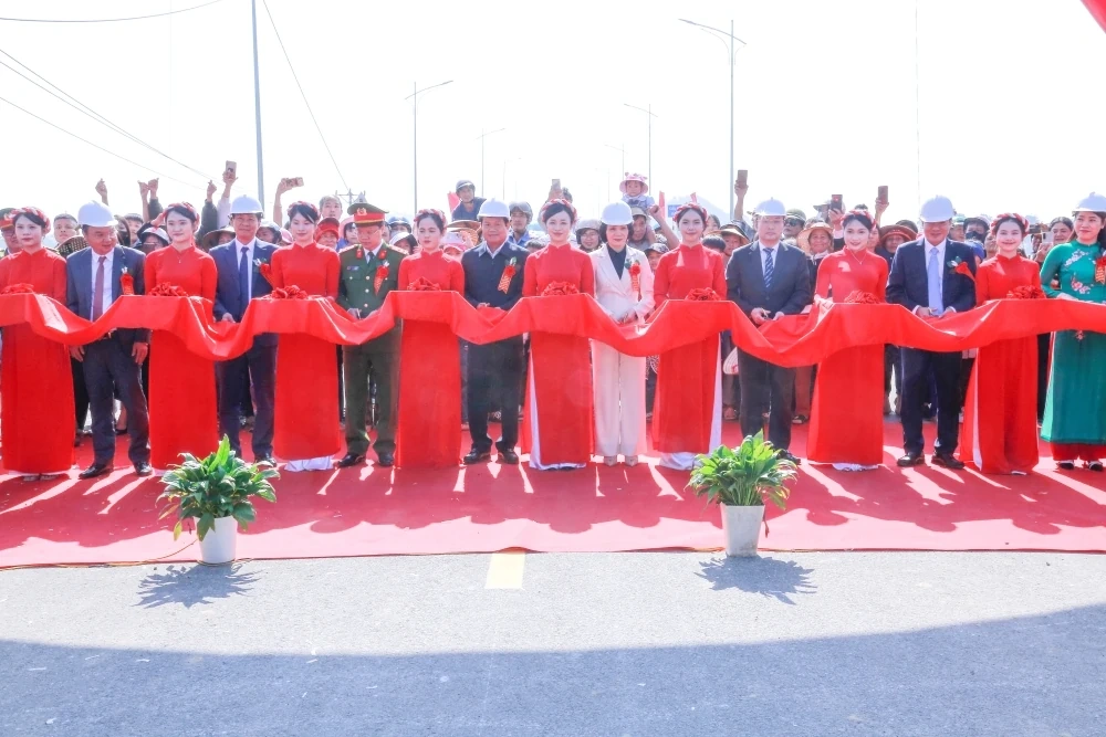 Thông xe kỹ thuật Dự án đầu tư xây dựng cầu Cẩm Vân