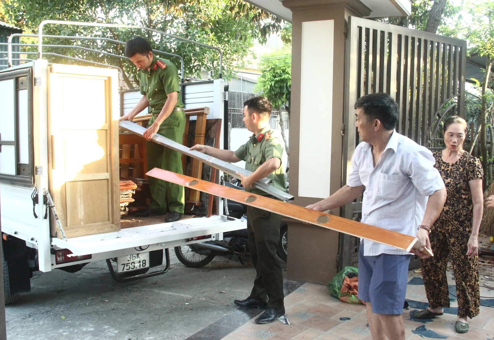 Phường Hạc Thành vận động Nhân dân bàn giao mặt bằng thực hiện dự án Doanh trại đóng quân Công an tỉnh Thanh Hóa