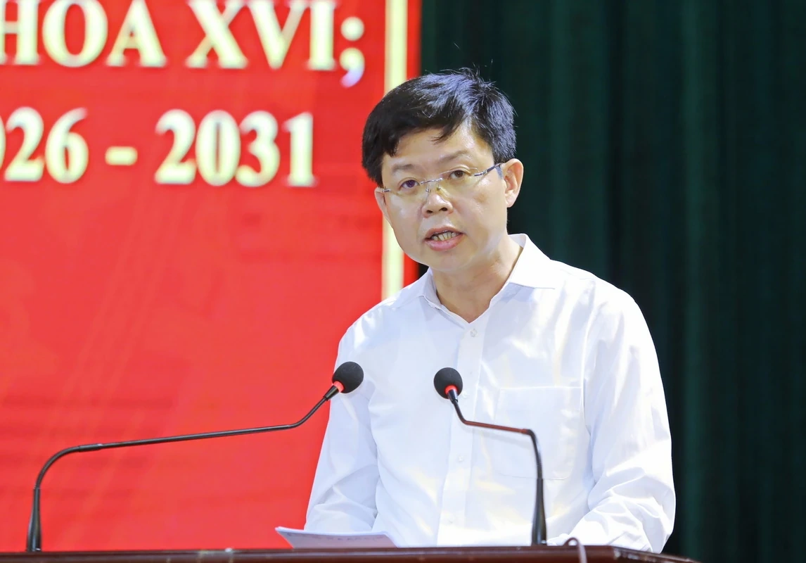 Bí thư Tỉnh ủy Nguyễn Doãn Anh và người ứng cử tiếp xúc cử tri, vận động bầu cử đại biểu Quốc hội, đại biểu HĐND tỉnh Thanh Hóa