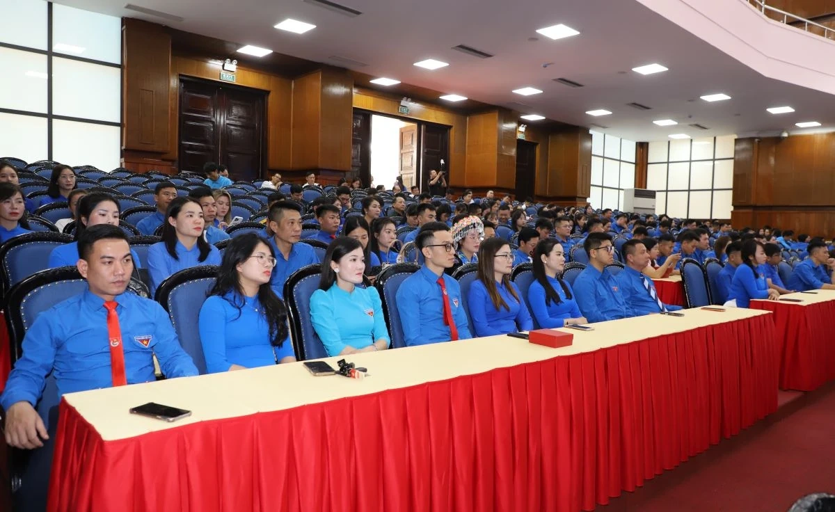 Phát huy mạnh mẽ hơn nữa vai trò tiên phong, xung kích, sáng tạo của thanh niên trong sự nghiệp xây dựng và bảo vệ quê hương, đất nước