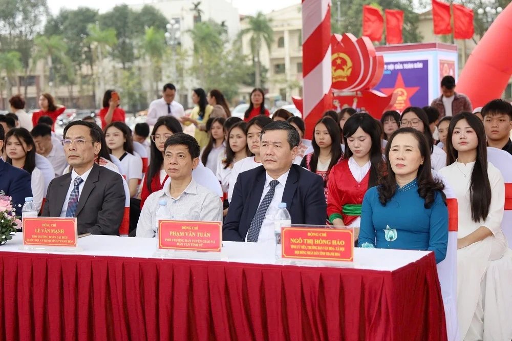 Triển lãm tranh cổ động và ảnh tư liệu chào mừng bầu cử đại biểu Quốc hội khóa XVI và đại biểu HĐND các cấp nhiệm kỳ 2026-2031