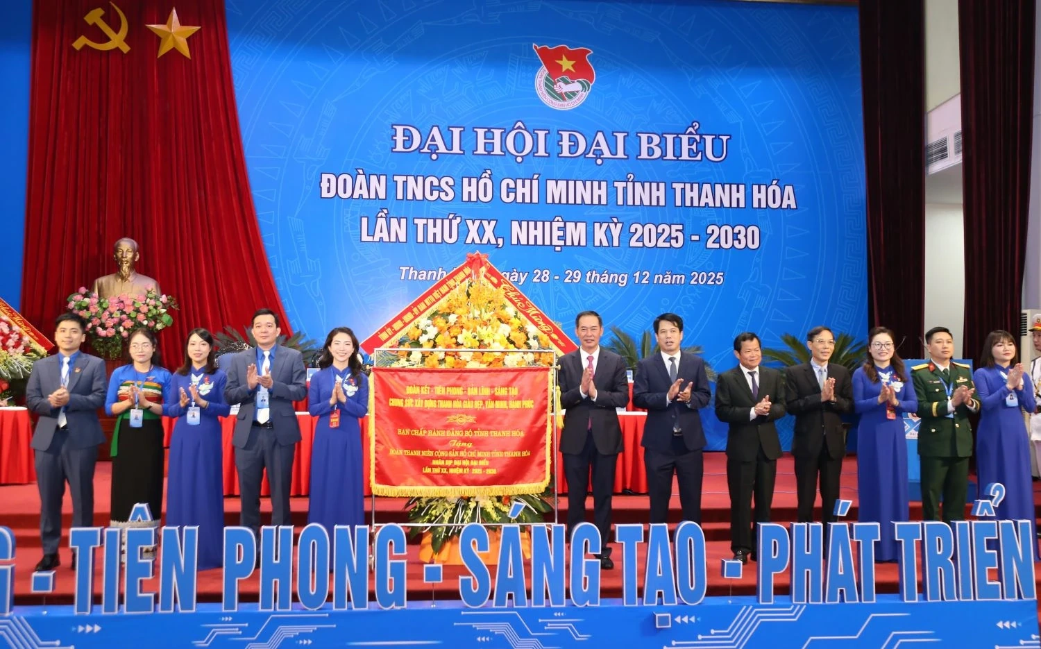 X&acirc;y dựng lớp thanh ni&ecirc;n Thanh H&oacute;a c&oacute; l&yacute; tưởng c&aacute;ch mạng, bản lĩnh ch&iacute;nh trị, đạo đức trong s&aacute;ng, tri thức, kh&aacute;t vọng ph&aacute;t triển