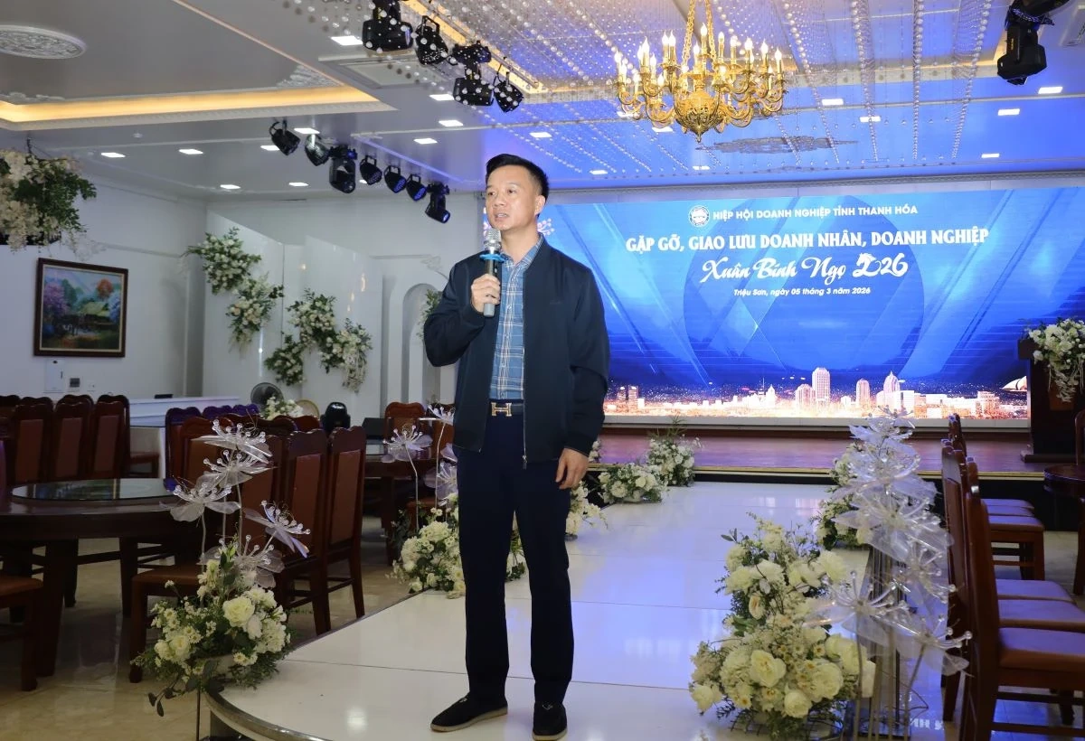 Hiệp hội Doanh nghiệp tỉnh dâng hương tại các di tích trọng điểm và gặp gỡ, giao lưu doanh nhân, doanh nghiệp