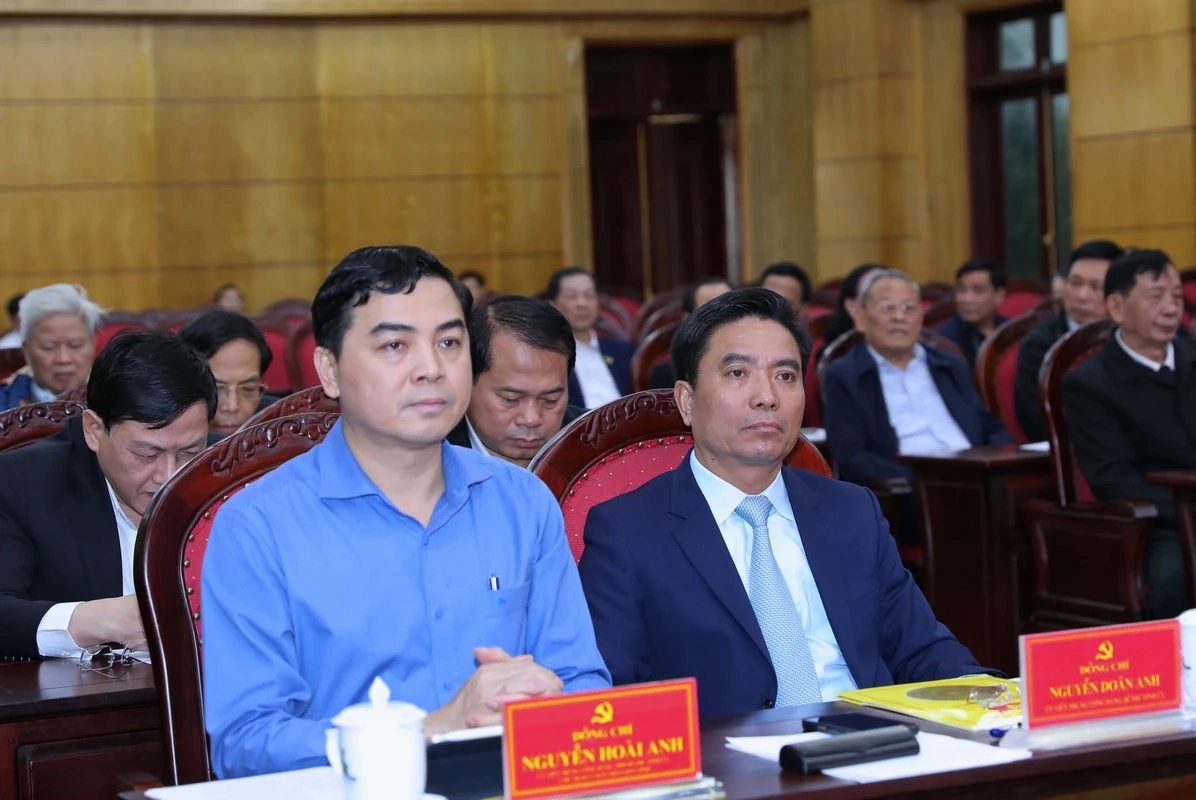 Thường trực Tỉnh ủy gặp mặt nguy&ecirc;n l&atilde;nh đạo tỉnh, c&aacute;n bộ l&atilde;o th&agrave;nh c&aacute;ch mạng nh&acirc;n dịp Tết Nguy&ecirc;n đ&aacute;n 2026