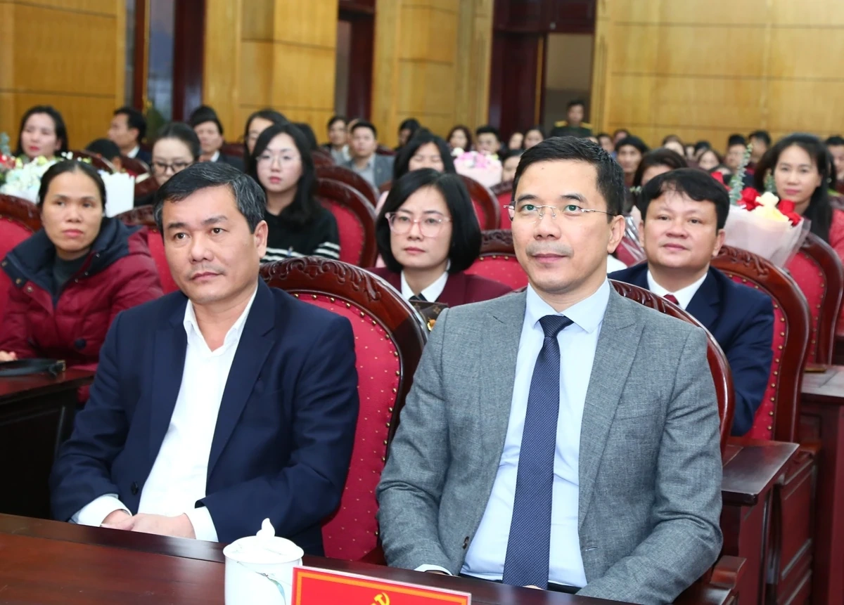 20 th&iacute; sinh xuất sắc đoạt giải cuộc thi t&igrave;m hiểu nghị quyết Đại hội Đảng bộ c&aacute;c cấp