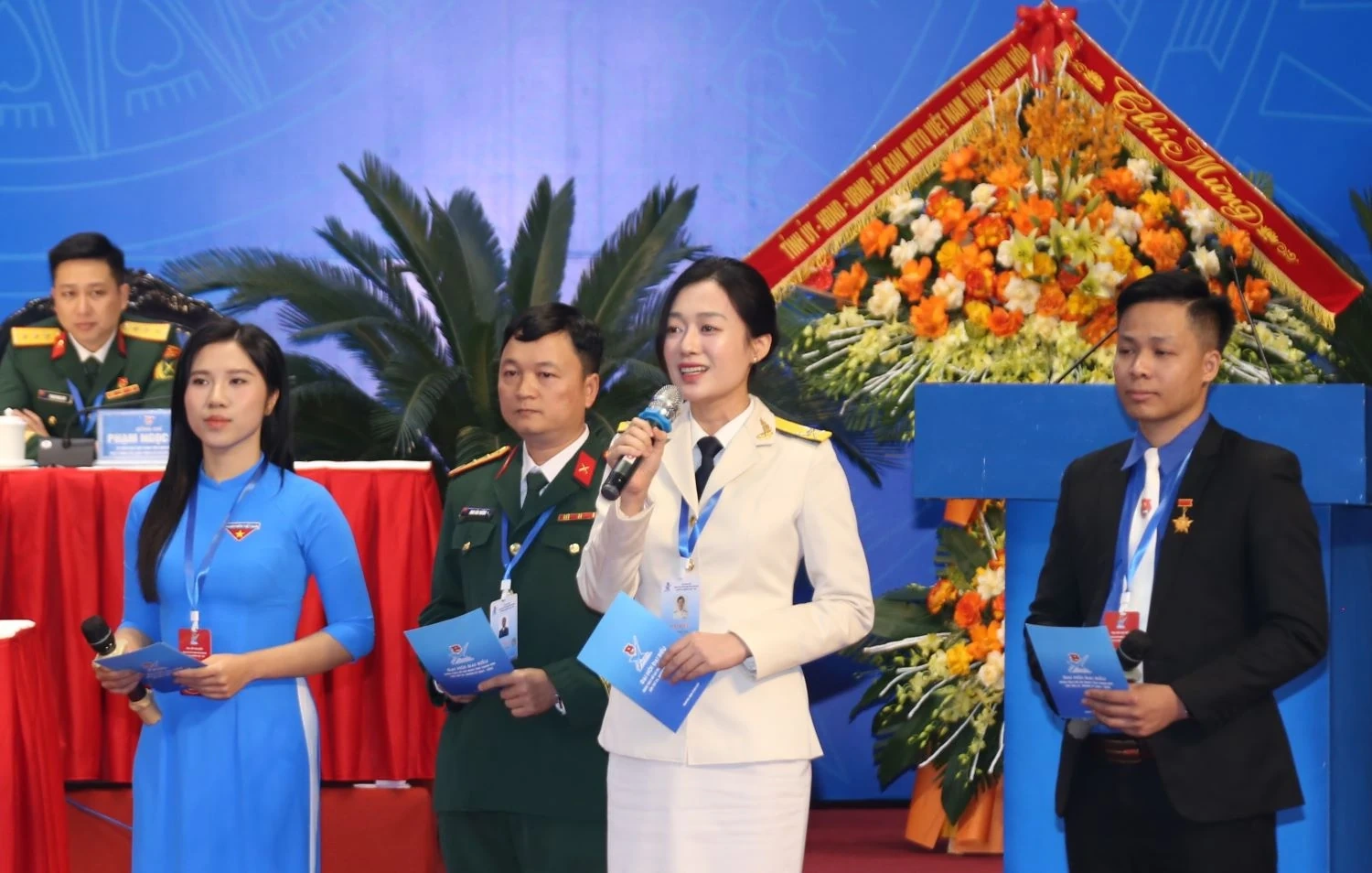 X&acirc;y dựng lớp thanh ni&ecirc;n Thanh H&oacute;a c&oacute; l&yacute; tưởng c&aacute;ch mạng, bản lĩnh ch&iacute;nh trị, đạo đức trong s&aacute;ng, tri thức, kh&aacute;t vọng ph&aacute;t triển