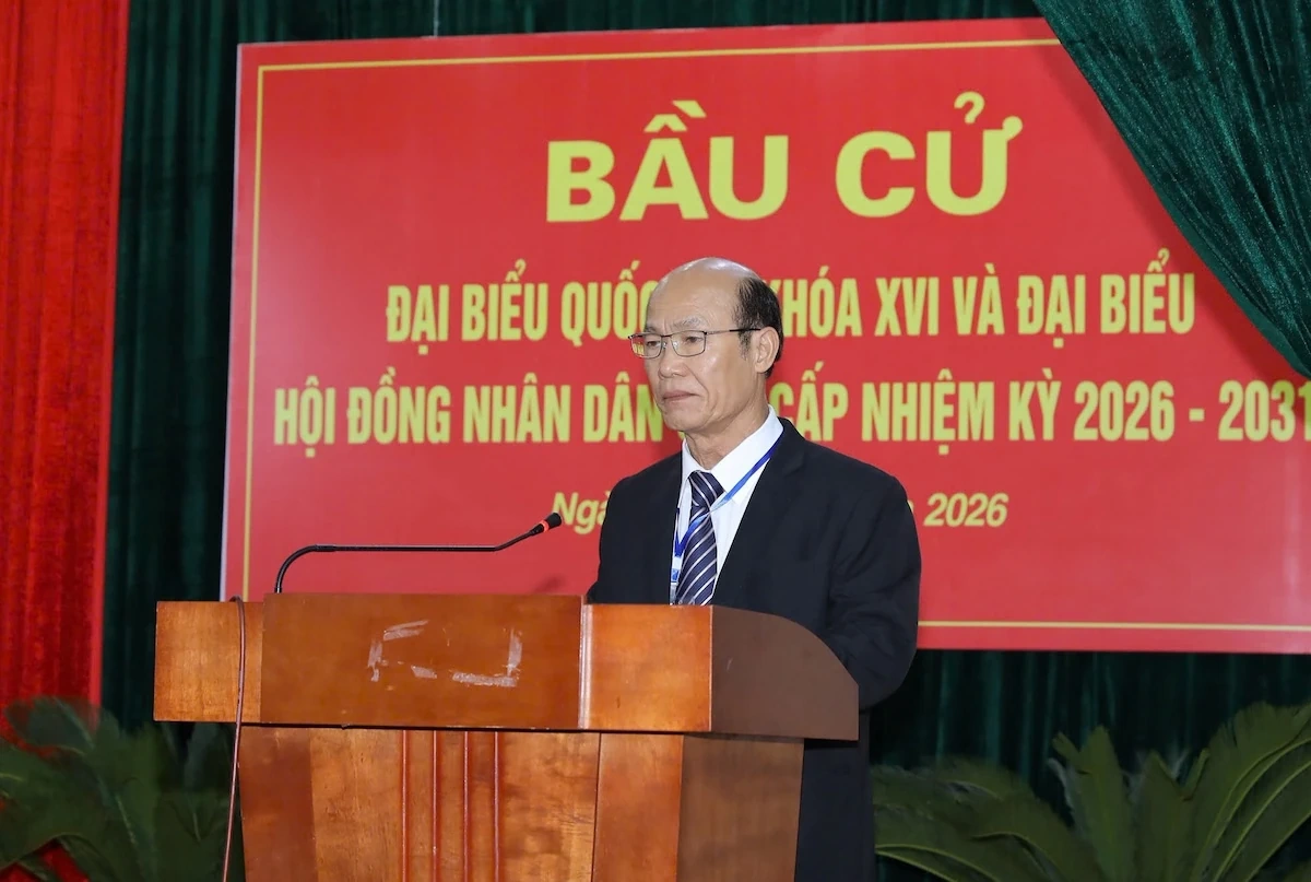 Bí thư Tỉnh ủy Nguyễn Doãn Anh và các đồng chí Phó Bí thư Tỉnh ủy dự lễ khai mạc, bỏ phiếu tại Nhà văn hóa Tổ dân phố Bình Minh