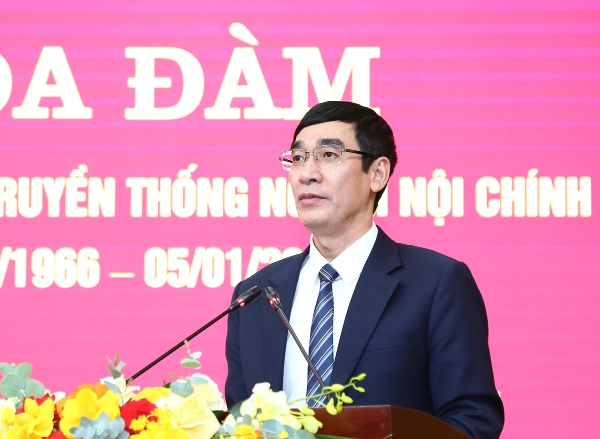 X&acirc;y dựng đội ngũ c&aacute;n bộ ng&agrave;nh Nội ch&iacute;nh Đảng li&ecirc;m ch&iacute;nh, bản lĩnh, trung th&agrave;nh, tr&aacute;ch nhiệm v&agrave; chuy&ecirc;n nghiệp