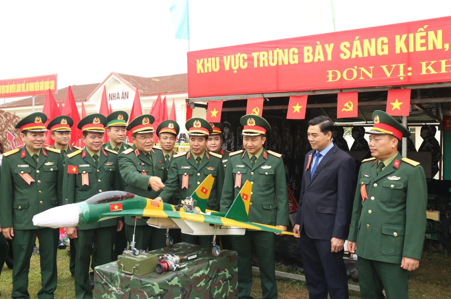 Ra quân huấn luyện năm 2026, phát động thi đua “Huấn luyện giỏi, đoàn kết tốt, kỷ luật nghiêm, an toàn tuyệt đối”