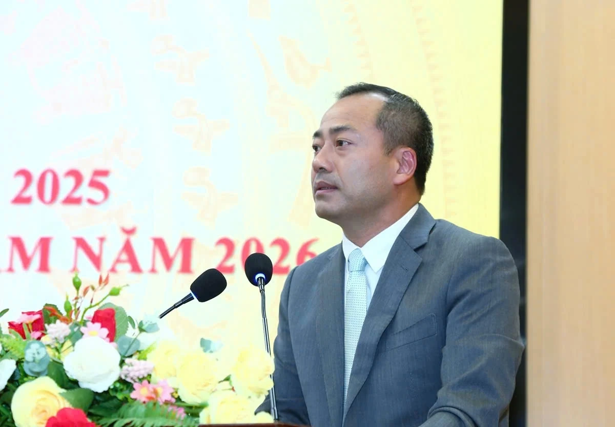 Ph&aacute; vỡ t&iacute;nh bảo thủ, tr&igrave; trệ, thay đổi tư duy, nhận thức nhằm tạo ra sức chiến đấu của tổ chức cơ sở đảng