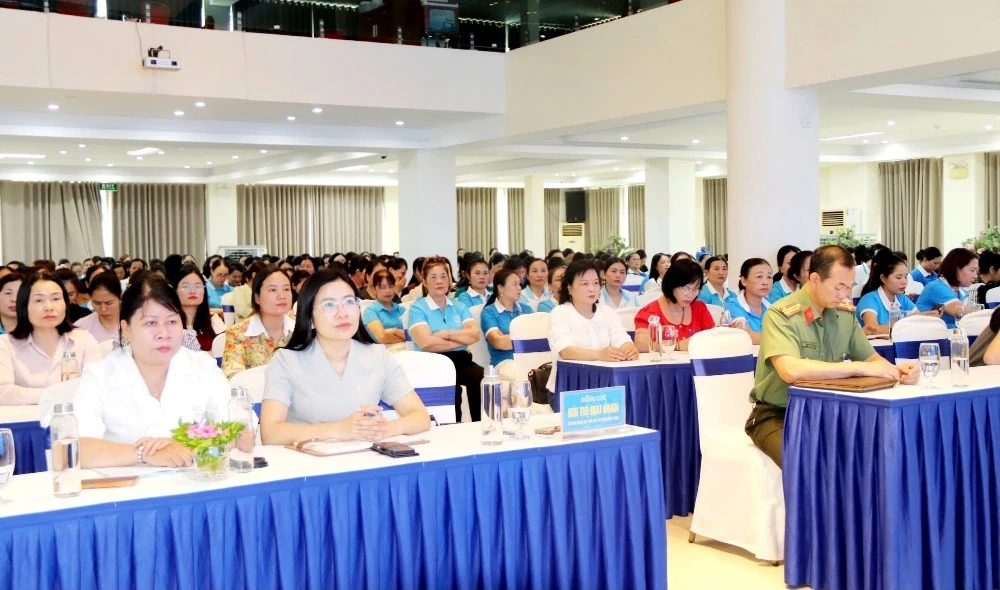 Cán bộ Hội Phụ nữ tham gia tập huấn phòng, chống tội phạm lừa đảo công nghệ cao