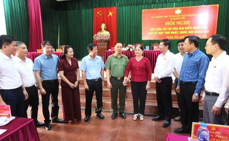 Đại biểu Quốc hội tiếp xúc cử tri tại xã Hoằng Tiến và phường Nam Sầm Sơn