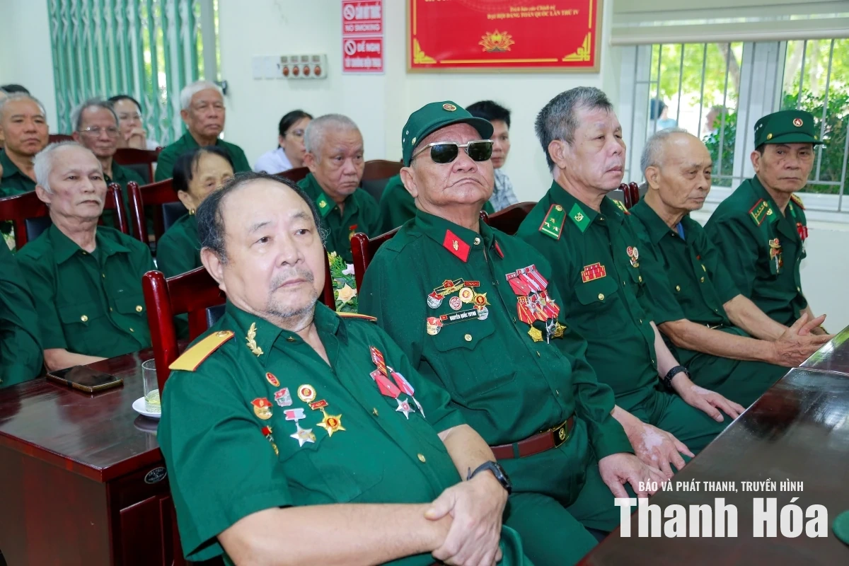 Phó Chủ tịch Quốc hội Nguyễn Doãn Anh viếng nghĩa trang liệt sĩ, tri ân người có công tại Thanh Hóa