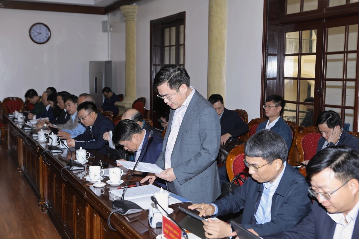 R&agrave; so&aacute;t tổng thể c&aacute;c c&ocirc;ng tr&igrave;nh giao th&ocirc;ng v&agrave; dự &aacute;n sử dụng đất tr&ecirc;n địa b&agrave;n tỉnh