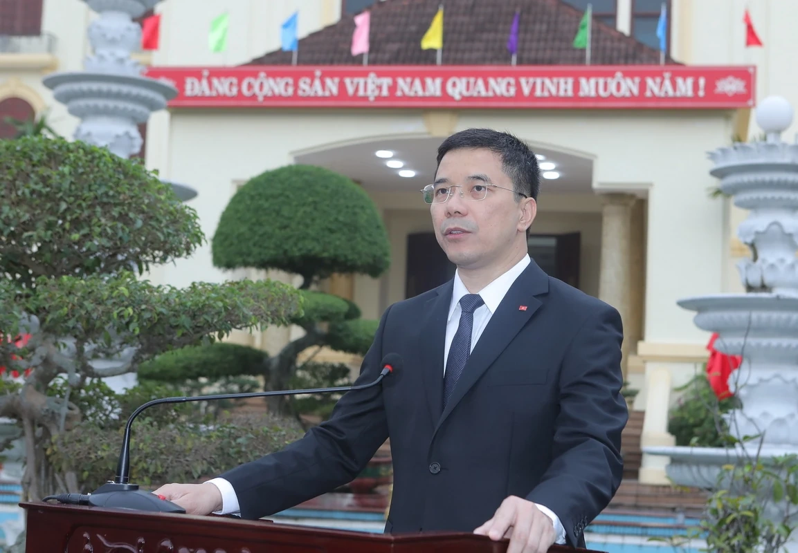 Tỉnh ủy Thanh H&oacute;a tổ chức lễ ch&agrave;o cờ ng&agrave;y l&agrave;m việc đầu ti&ecirc;n năm 2026