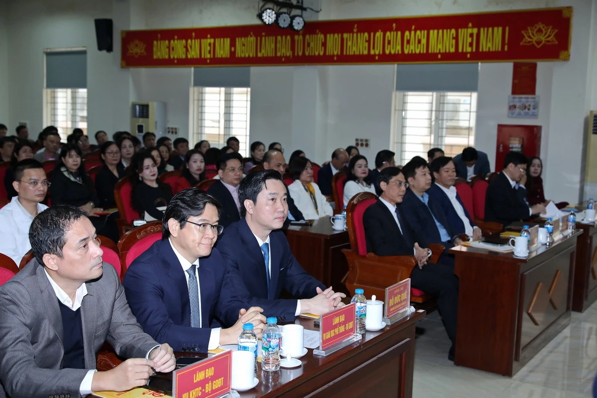 Công bố Quyết định bổ nhiệm đồng chí Đỗ Đức Quế giữ chức vụ Giám đốc Sở Giáo dục và Đào tạo tỉnh Thanh Hóa