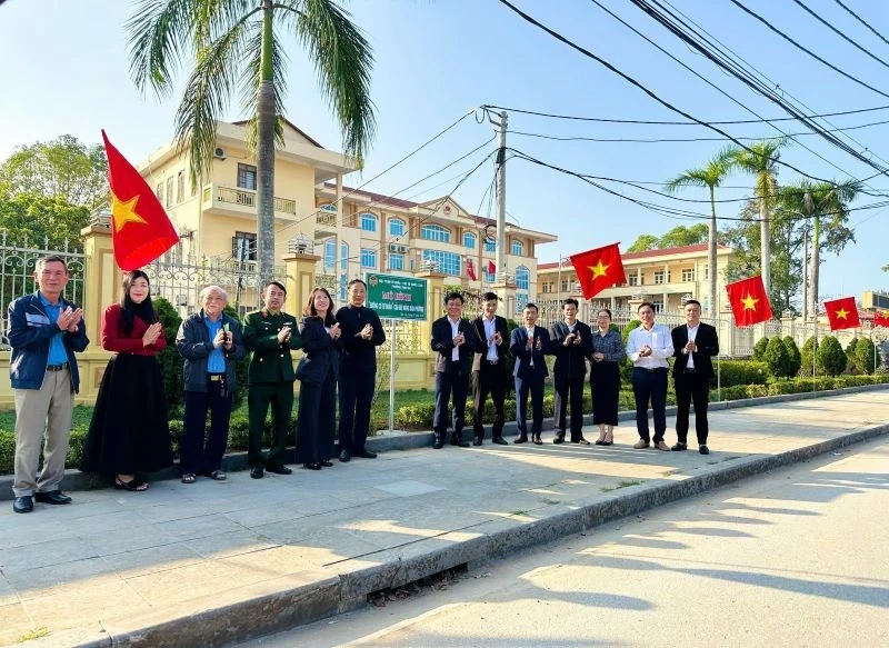 Hội N&ocirc;ng d&acirc;n phường Tĩnh Gia ra mắt &ldquo;Đường cờ tự quản&rdquo;