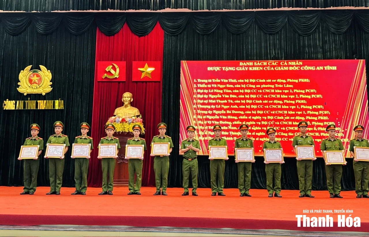 Biểu dương, khen thưởng các lực lượng tham gia chữa cháy rừng