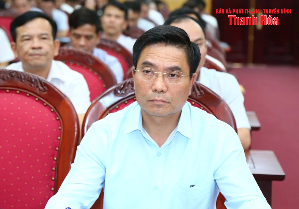 Học sinh, sinh viên là trung tâm, chủ thể; thầy cô giáo là động lực; nhà trường là bệ đỡ; gia đình là điểm tựa; xã hội là nền tảng