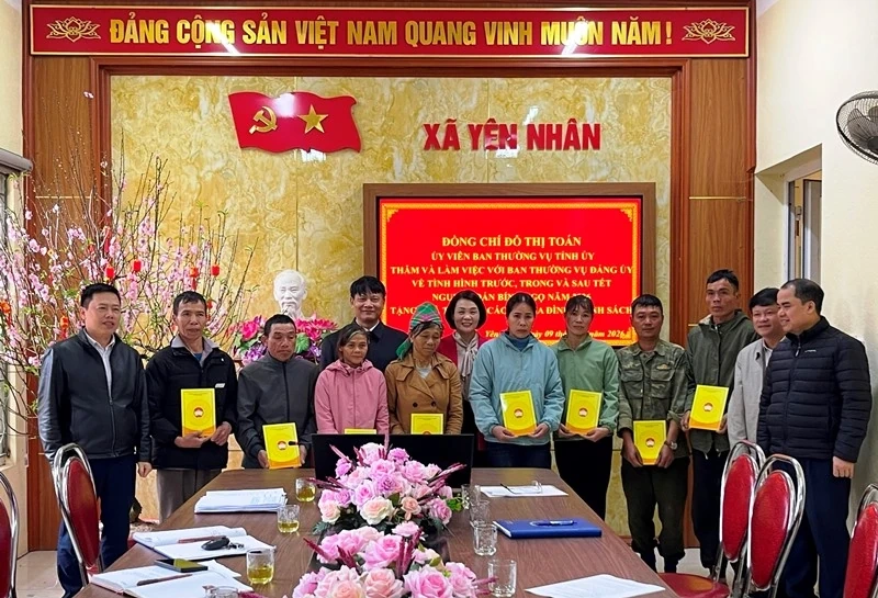 Phó Chủ tịch Thường trực Ủy ban MTTQ tỉnh kiểm tra tình hình sản xuất và đời sống Nhân dân tại một số địa phương